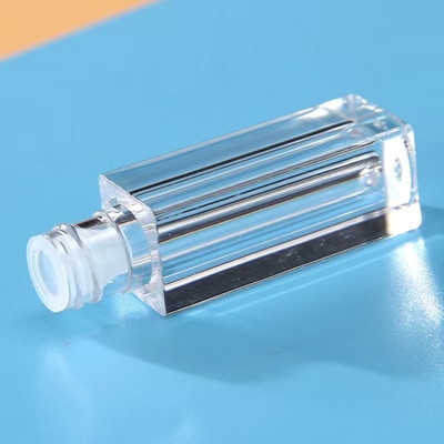 প্লাস্টিকের ঠোঁট গ্লস টিউব 1.2ML স্কয়ার খালি প্যাকেজিং কালো ব্রাশ ক্যাপ পরিষ্কার টিউব শরীরের সাথে