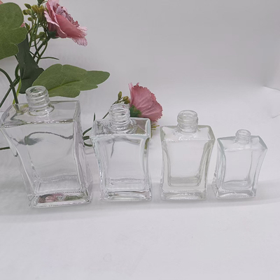কাস্টমাইজড 20ml 30ml & 50ml গ্লাস বোতল অ্যালুমিনিয়াম স্প্রেয়ার এবং ওভার ক্যাপ সহ
