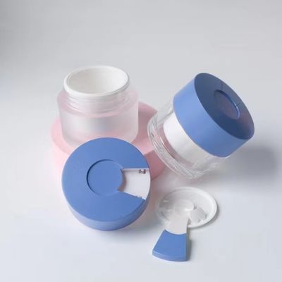 15/30/50 গ্রাম পরিষ্কার ডাবল-ওয়াল কসমেটিক ক্রীম জার ময়শ্চারাইজার, ফেস মাস্ক এবং স্কিন কেয়ারের জন্য অন্তর্নির্মিত স্বাস্থ্যকর চামচ সহ