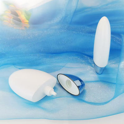 কাস্টমাইজড 50g ওভাল শেপের সানস্ক্রিন ক্রিম বোতল, UV সিলভার ক্যাপ সহ, 50ml PP কসমেটিক প্যাকেজিংয়ের জন্য